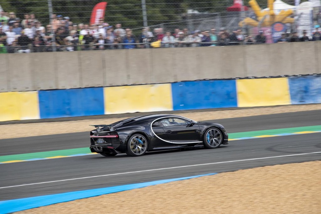 bugatti-chiron-le-mans-201628602_4.jpg