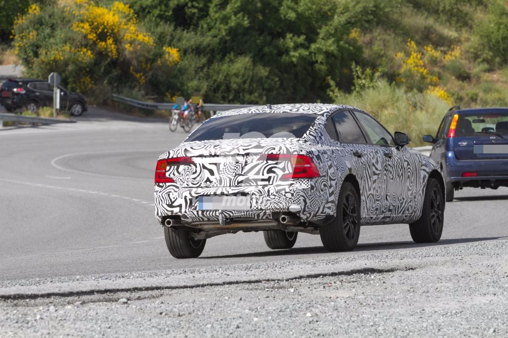 volvo-s90-cross-country-201628450_7.jpg