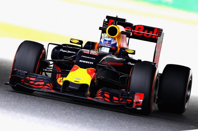 Resultado de imagen de imagenes verstappen y ricciardo gp suzuka 2016