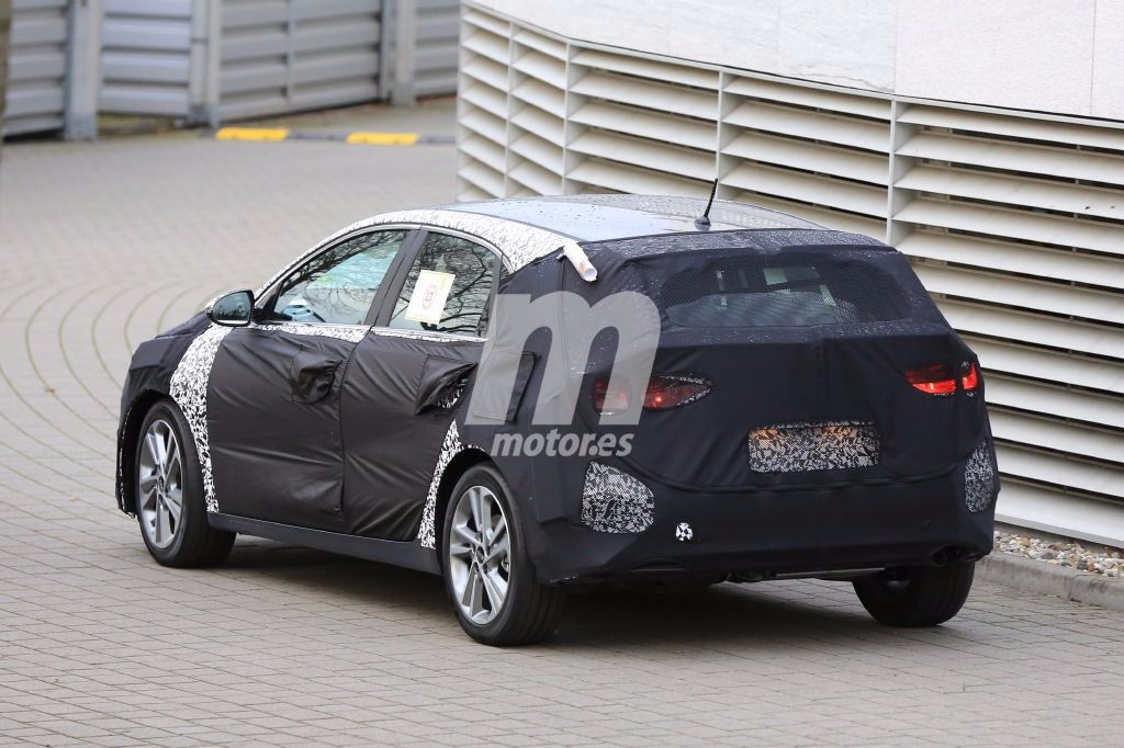 kia-ceed-201632055_14.jpg