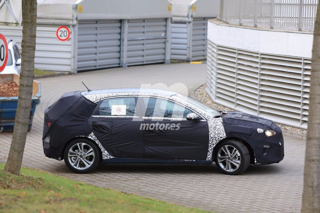 kia-ceed-201632055_7.jpg
