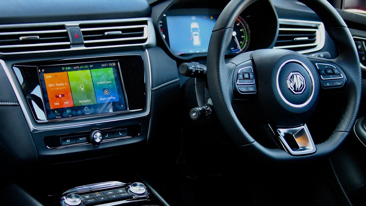 MG5 EV - interior
