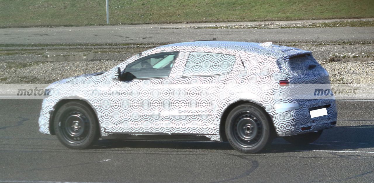 Foto espía Renault Mégane eVision 2021 - exterior
