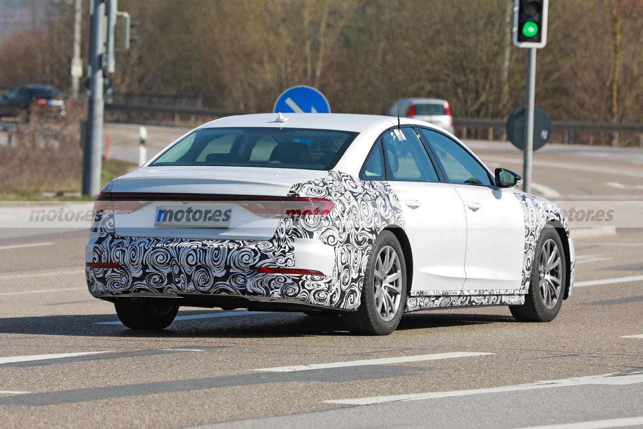Foto espía Audi A8 Facelift 2022 - exterior