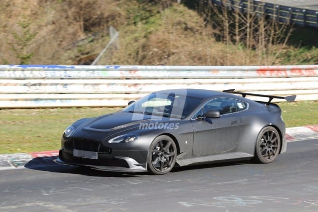 Aston Martin Vantage GT8 2017 - foto espía