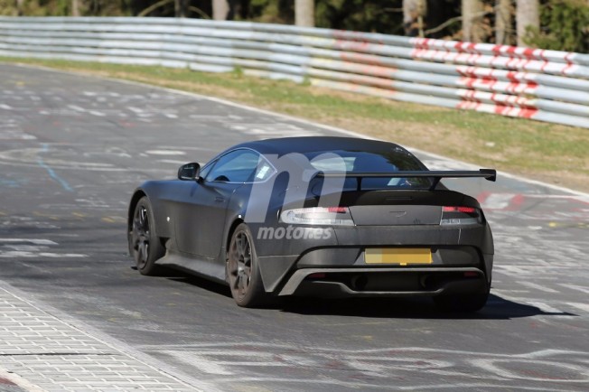 Aston Martin Vantage GT8 2017 - foto espía