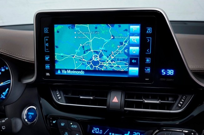 Toyota C-HR - interior