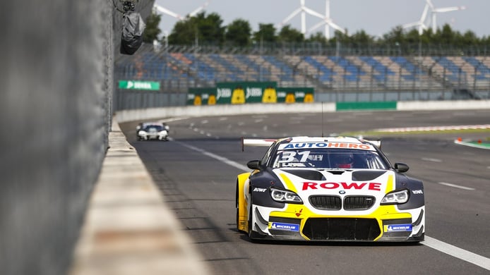 Arjun Maini y Sheldon Van der Linde lideran los libres del DTM en Lausitzring
