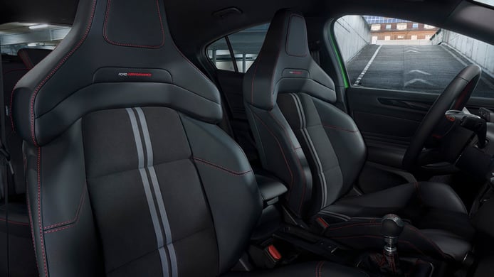 Ford Focus ST 2022 - seats