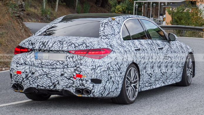 Mercedes-AMG C 43 4MATIC 2022 - rear spy photo