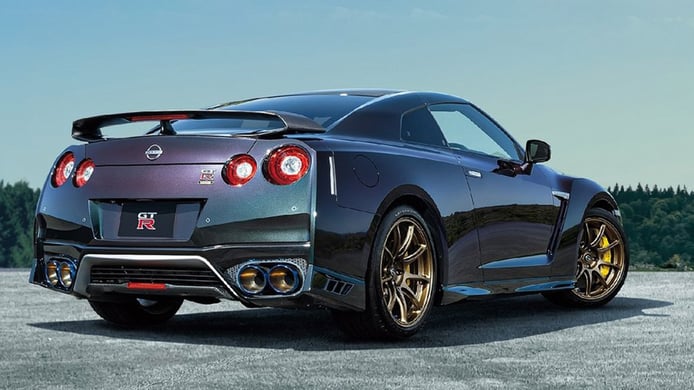 Nissan GT-R 2022 - posterior