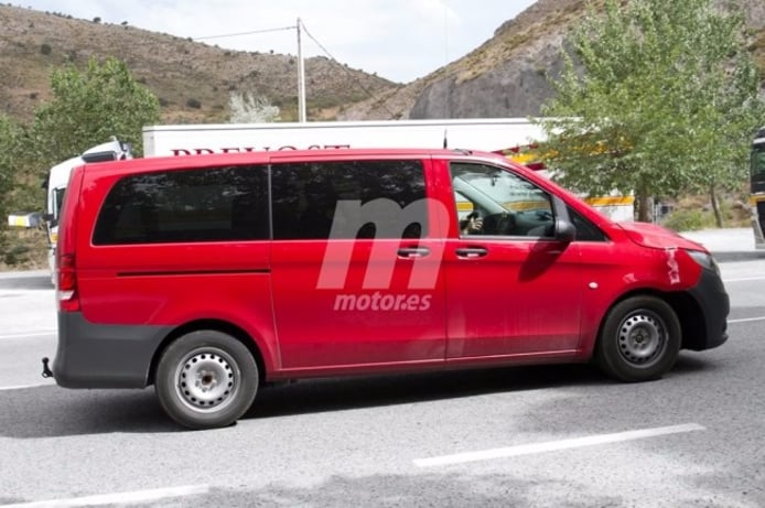 Mercedes Vito 2018 - foto espía lateral Mercedes Vito 2018 - foto espía lateral