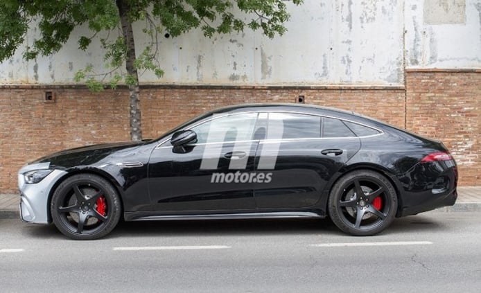 Mercedes-AMG GT 63 S Coupé 4MATIC+ - foto espía lateral Mercedes-AMG GT 63 S Coupé 4MATIC+ - foto espía lateral