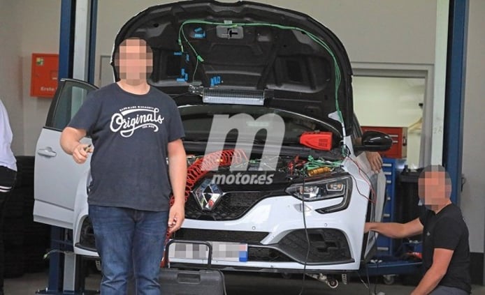 Renault Mégane RS Trophy 2019 - foto espía frontal Renault Mégane RS Trophy 2019 - foto espía frontal