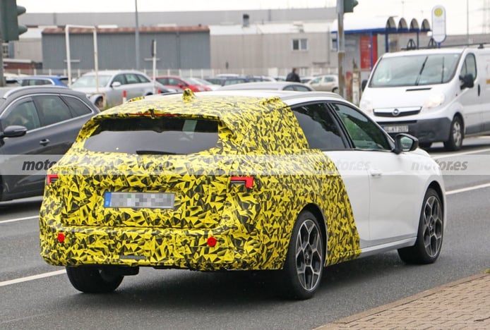 Spy photo Opel Astra Sports Tourer 2023 - exterior