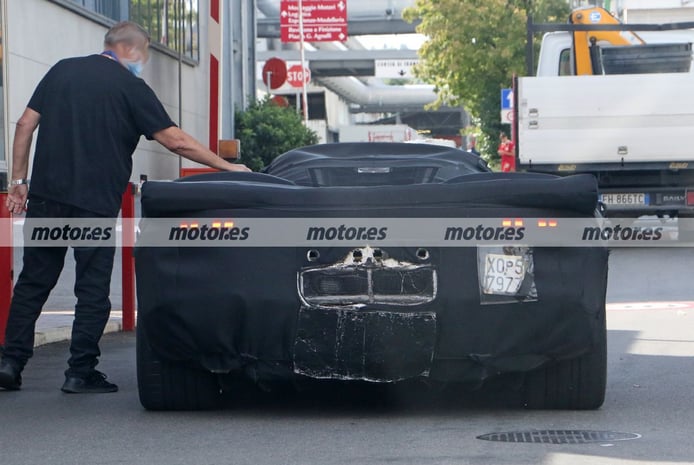 Spy photo Ferrari Icona Series 2022 - exterior