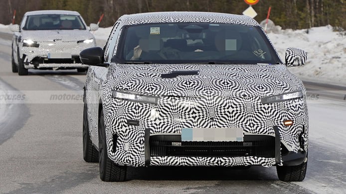 Renault Mégane E-Tech Electric - foto espía frontal