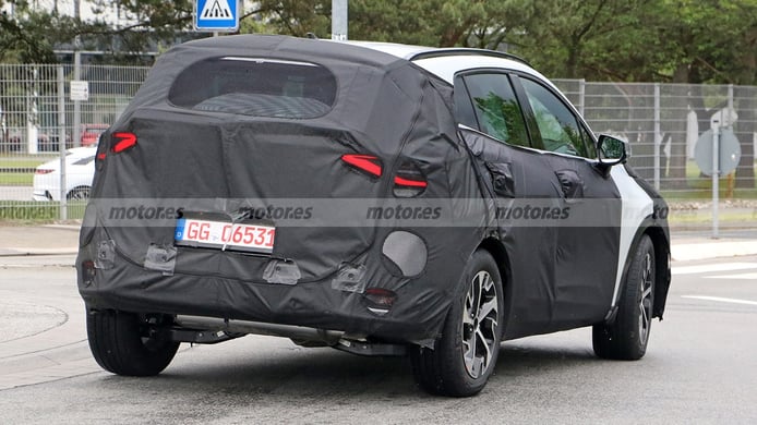 KIA Sportage 2022 - foto espía posterior