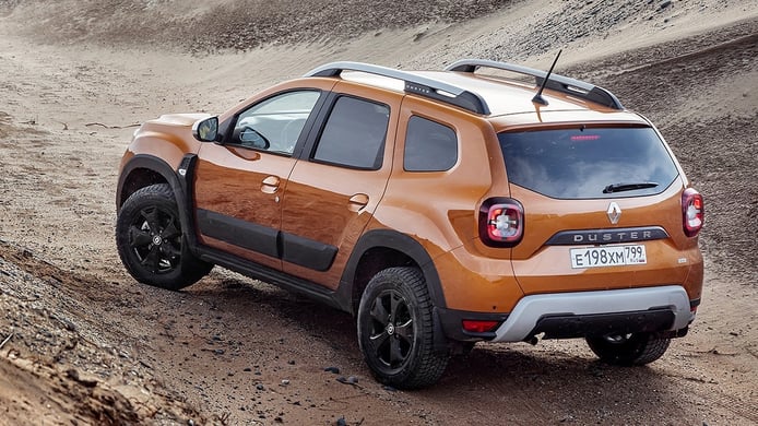 Car sales - Russia - June 2021: Hyundai and KIA approach Lada Renault Duster - rear