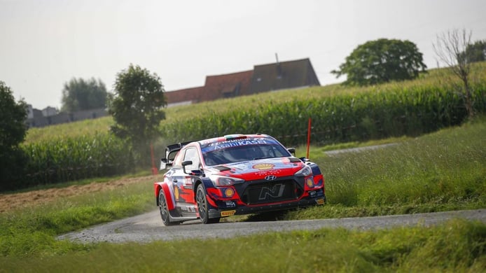 Thierry Neuville cierra la primera etapa del Ypres Rally al frente