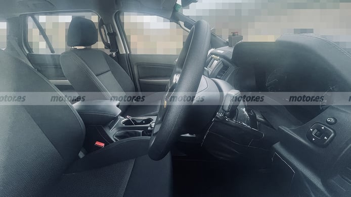Ford Everest 2023 - foto espía interior