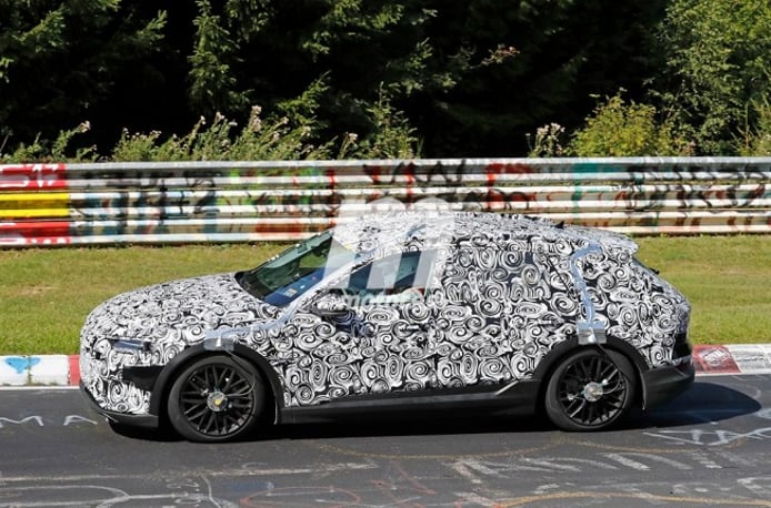 Audi e-tron quattro 2018 - foto espía lateral Audi e-tron quattro 2018 - foto espía lateral