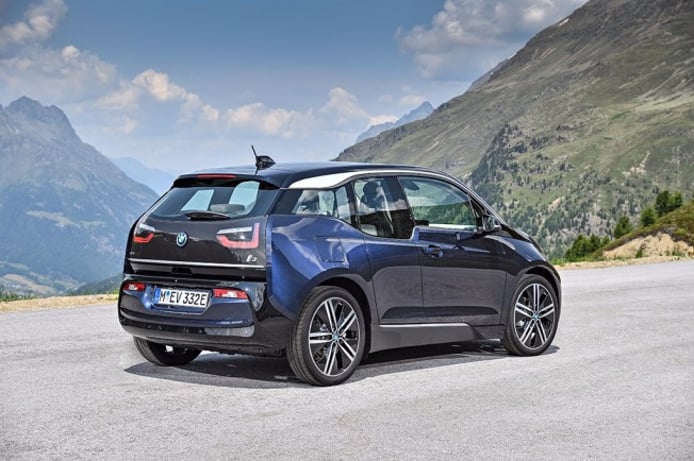 BMW i3 2018 - задний BMW i3 2018 - задний