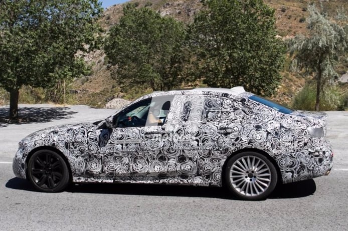 BMW 325e iPerformance 2019 - foto espía lateral BMW 325e iPerformance 2019 - foto espía lateral