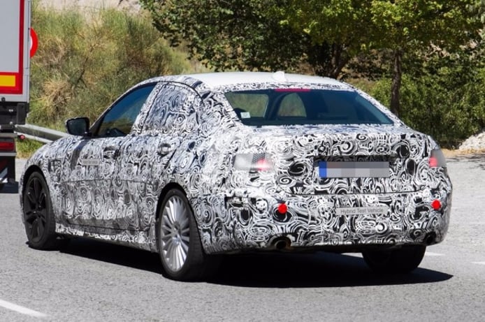 BMW 325e iPerformance 2019 - foto espía posterior BMW 325e iPerformance 2019 - foto espía posterior