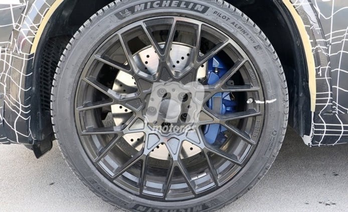 BMW X5 M 2019 - foto espía llanta BMW X5 M 2019 - foto espía llanta