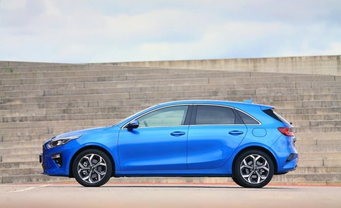 Kia Ceed 2018 - lateral Kia Ceed 2018 - lateral