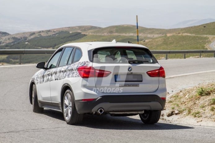 BMW X1 xDrive25e 2019 - foto espía posterior BMW X1 xDrive25e 2019 - foto espía posterior