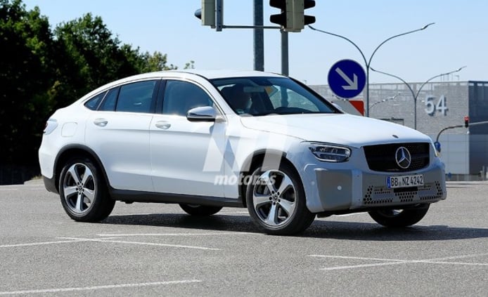 Mercedes Clase GLC Coupé 2019 - foto espía Mercedes Clase GLC Coupé 2019 - foto espía