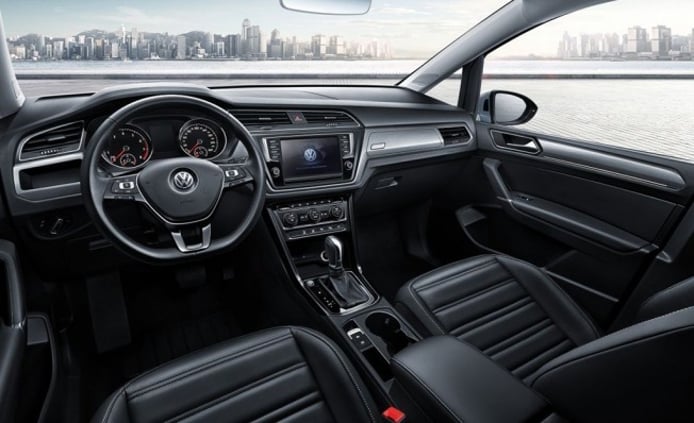 Volkswagen Cross Touran L - interior Volkswagen Cross Touran L - interior
