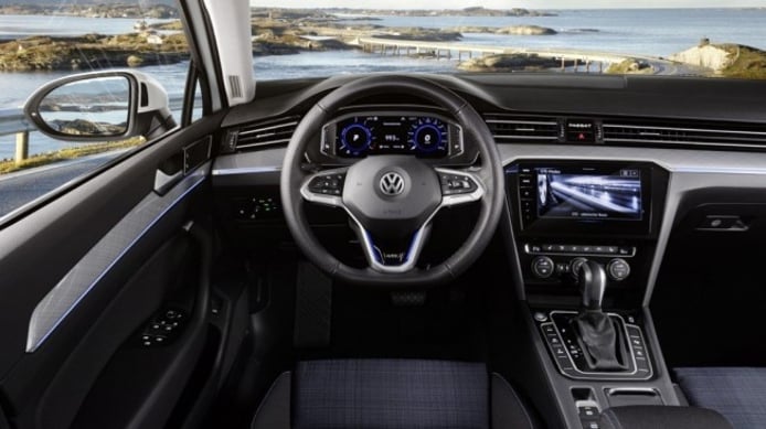Volkswagen Passat GTE 2019 - interior Volkswagen Passat GTE 2019 - interior