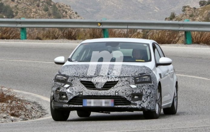 Renault Mégane 2020 - foto espía frontal Renault Mégane 2020 - foto espía frontal