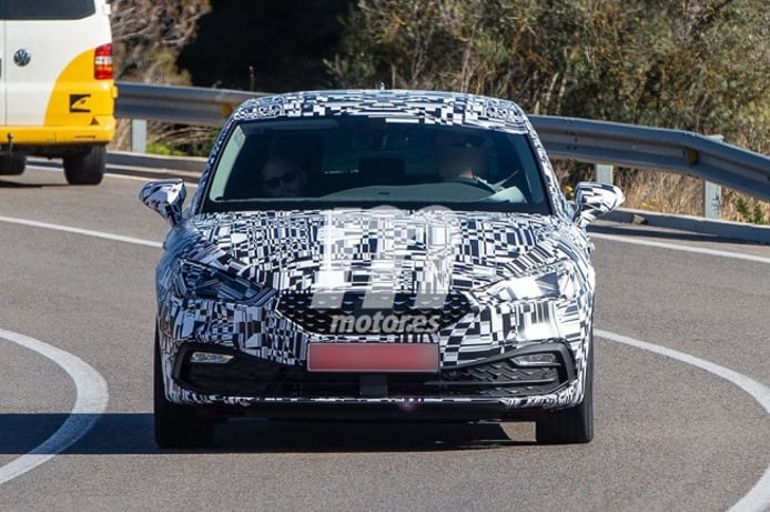 SEAT León 2020 - foto espía frontal SEAT León 2020 - foto espía frontal