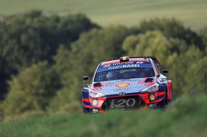 El duelo de Tänak y Neuville acapara la atención en Alemania