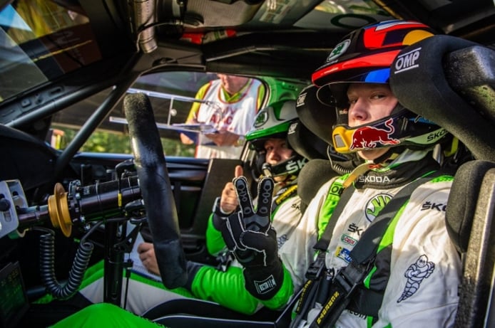 El duelo de Tänak y Neuville acapara la atención en Alemania