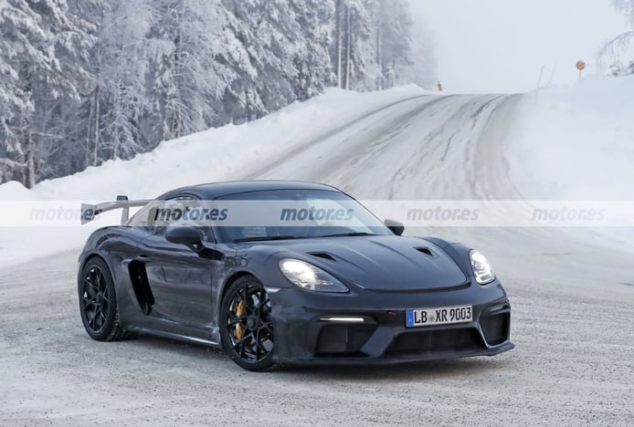 Foto espía Porsche 718 Cayman GT4 RS 2022 - exterior