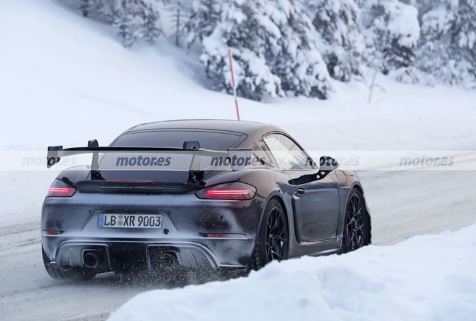 Foto espía Porsche 718 Cayman GT4 RS 2022 - exterior