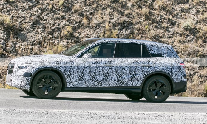 Mercedes GLC 2022 - side spy photo