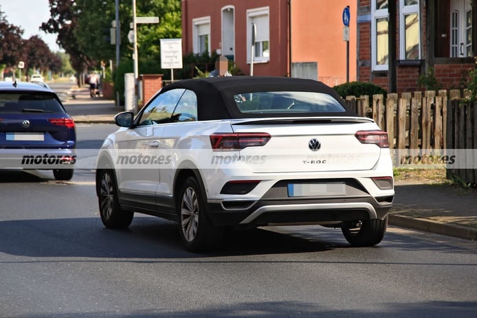 Spy photo Volkswagen T-Roc Cabrio Facelift 2022 - exterior