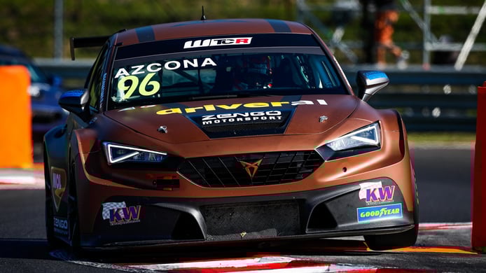 Gilles Magnus gana en Hungaroring con Mikel Azcona de protagonista