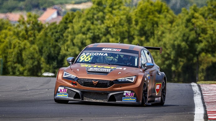 Santiago Urrutia wins the main WTCR race in Hungary