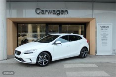 Volvo V 40 2.0 T3 RDesign Momentum Auto