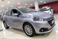 Peugeot 208 1.2 L PureTech Signature 82cv 5 Plazas 5p