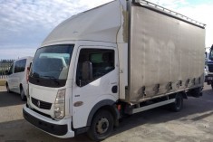 Renault Maxity 130 DXI CAJA TAULINER Y PUERTA ELEVADORA.