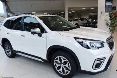 Subaru Forester 2.0i Hybrid CVT Executive