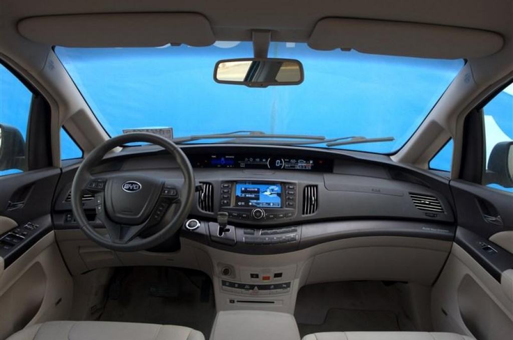 BYD E6